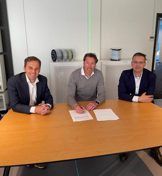 Arjan Visser CSO Fibr8, Tom Milder COO Alewijnse, Kees Wouters CTO Fibr8.jpg