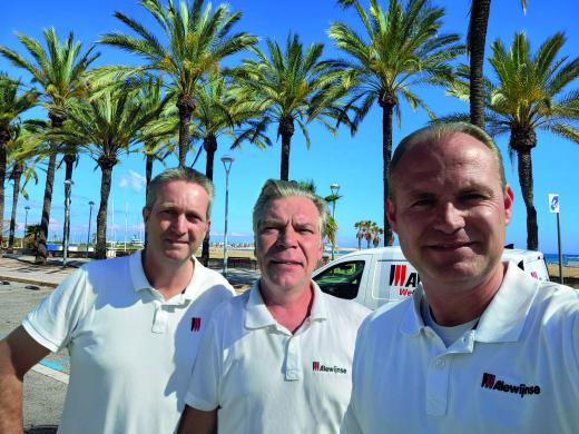 Marcel de Vree, Alexander Plishkin and Leon Melet at Alewijnse's service location in Vilanova, Spain
